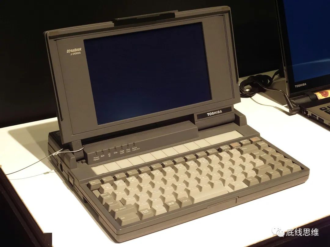 1989年，东芝开发出世界上第一款真正意义上的笔记本电脑